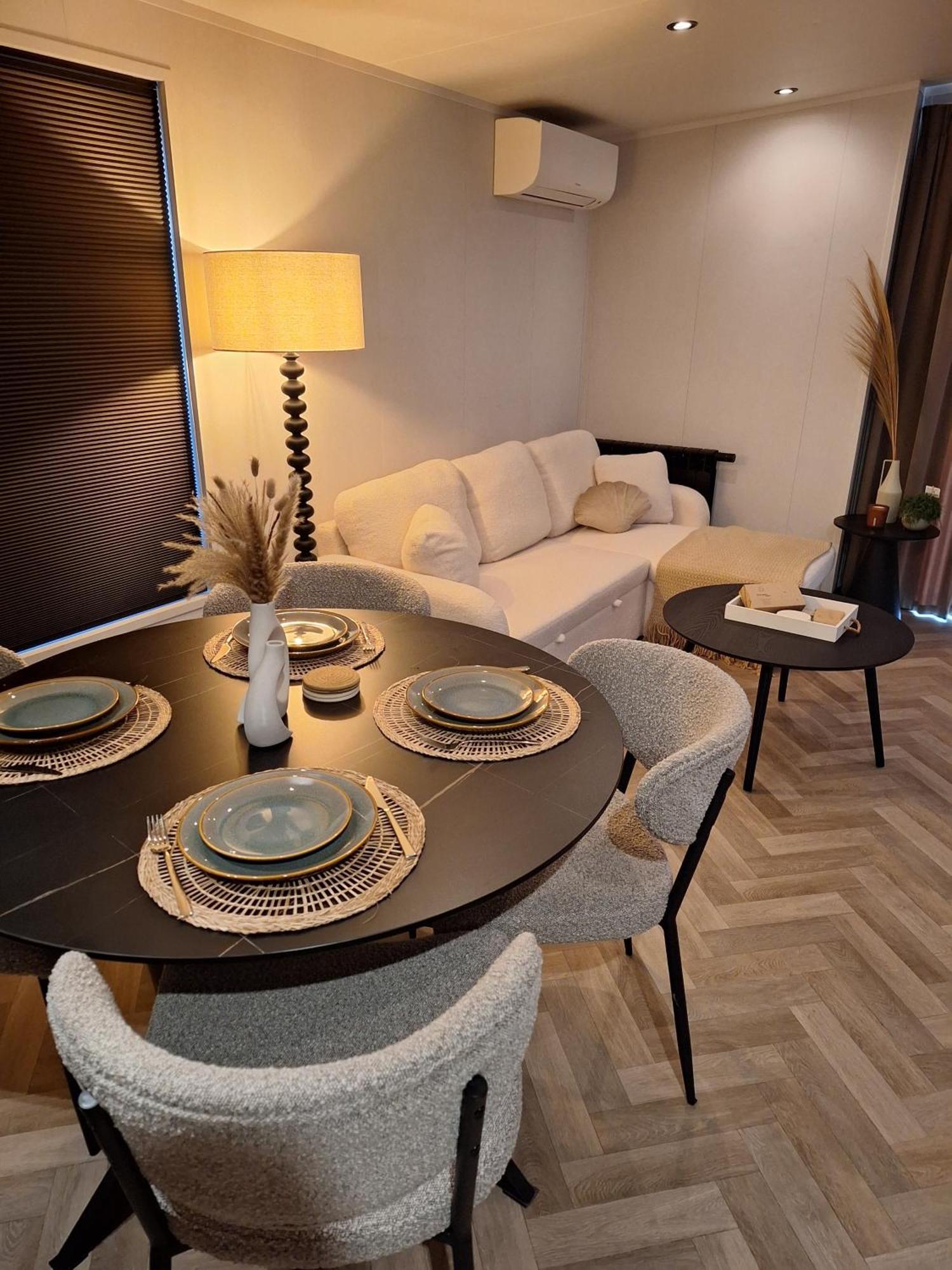 'Relax Lodge Sea' - Wellness Lodge In Zeeland - Private Sauna - Airco - Garden - Outdoor Swimming Pool - Free Wifi, Towels & Bed Linen Heinkenszand Eksteriør billede