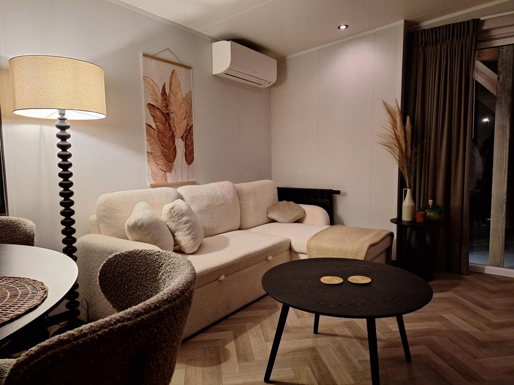 'Relax Lodge Sea' - Wellness Lodge In Zeeland - Private Sauna - Airco - Garden - Outdoor Swimming Pool - Free Wifi, Towels & Bed Linen Heinkenszand Eksteriør billede