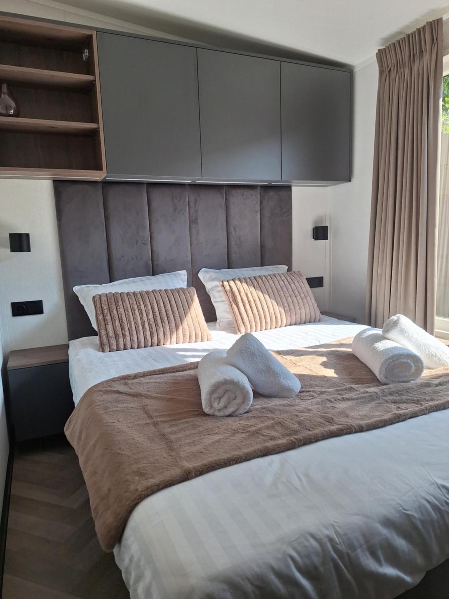 'Relax Lodge Sea' - Wellness Lodge In Zeeland - Private Sauna - Airco - Garden - Outdoor Swimming Pool - Free Wifi, Towels & Bed Linen Heinkenszand Eksteriør billede